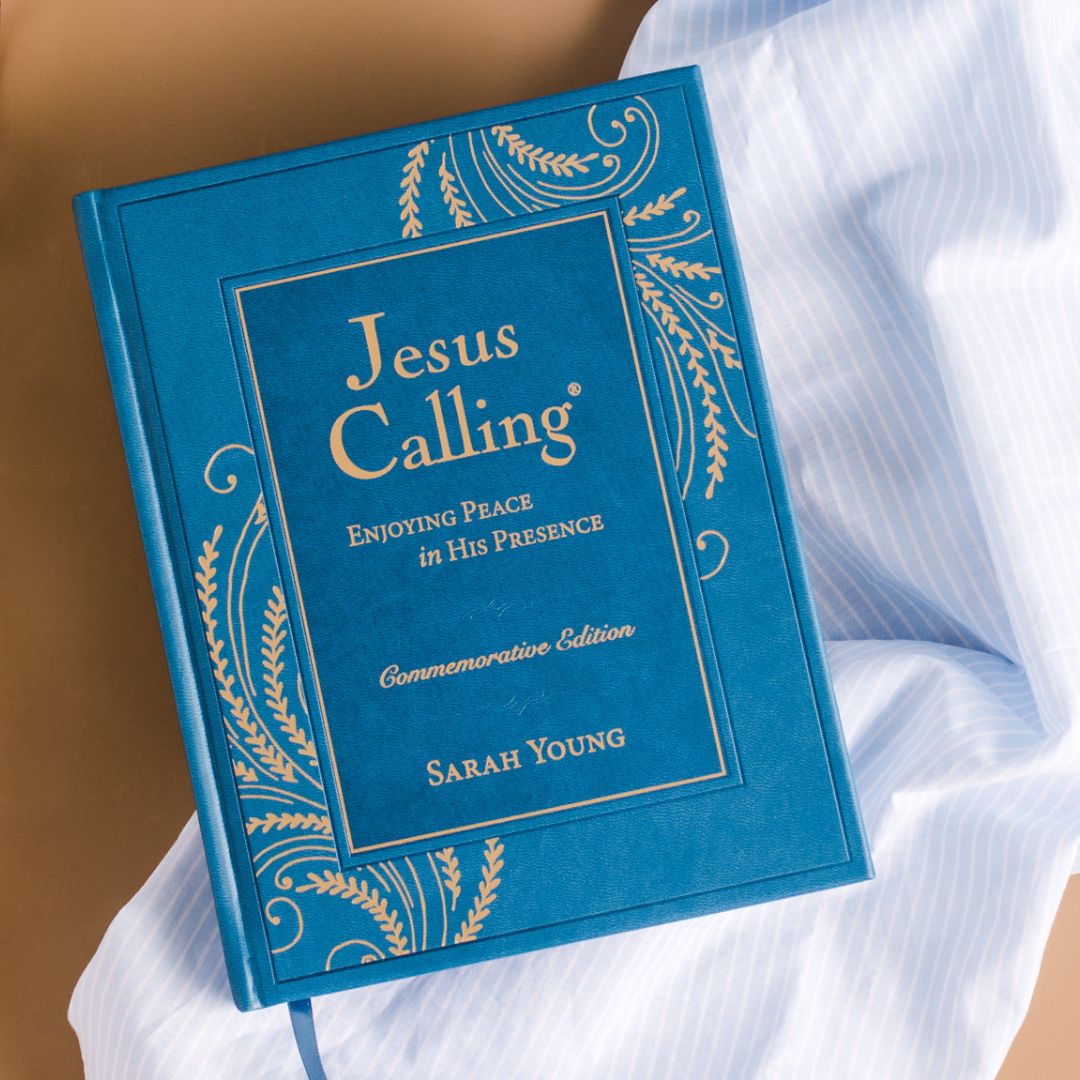 thumbnail interactive-video image 1 of Jesus Lives: Seeing His Love In Your Life – Sarah Young – Trade Paperback – Good Condition 1 of 2
